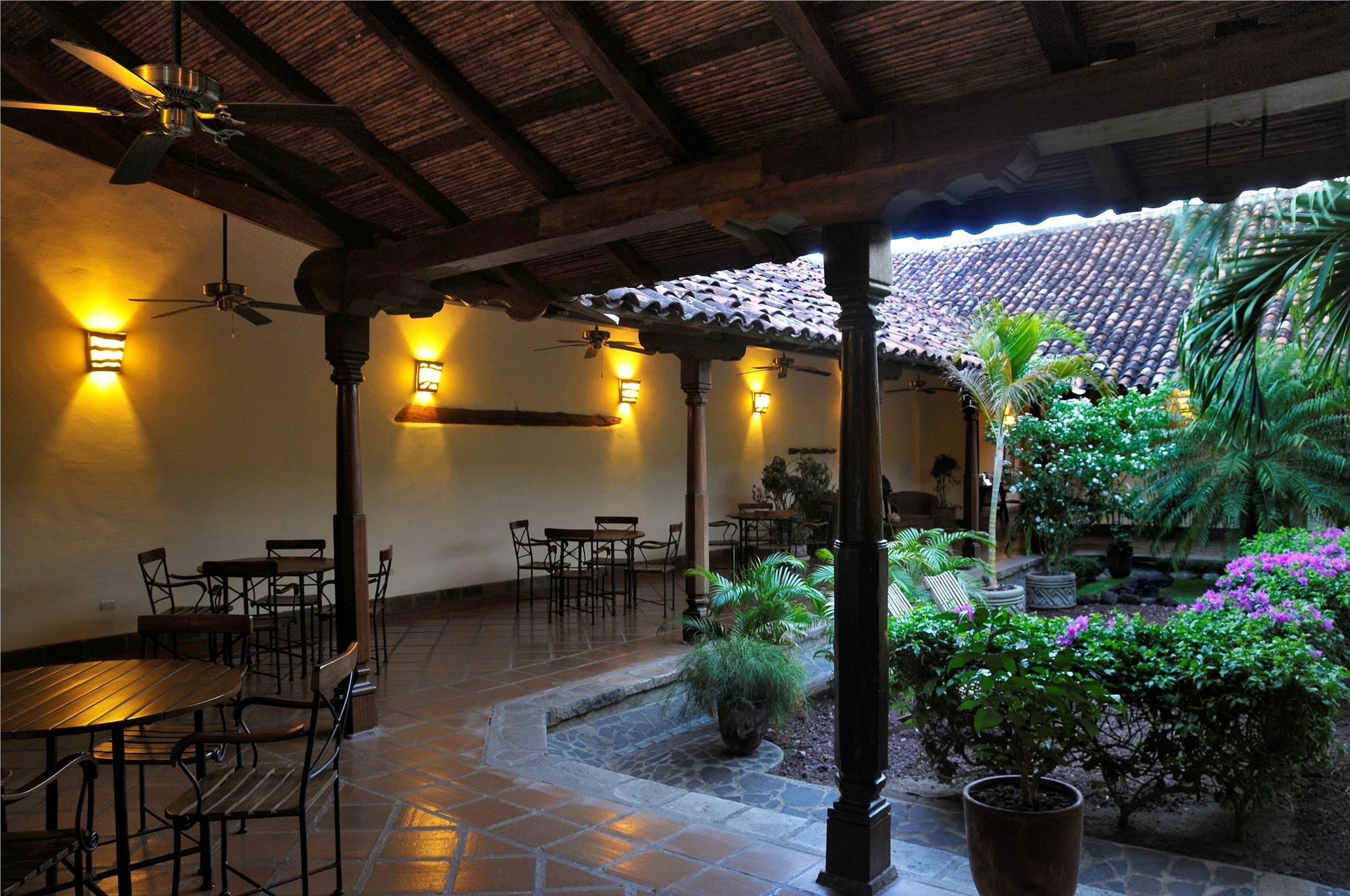 Hotel Patio Del Malinche Granada Exterior foto